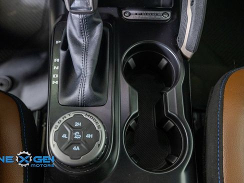 Used 2024 Ford Bronco Outer Banks AWD/4WD image 25