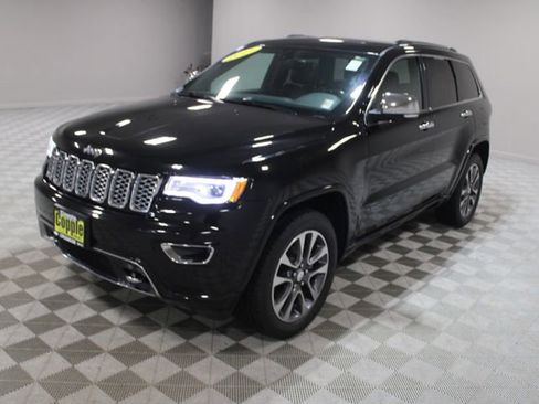 Used 2017 Jeep Grand Cherokee Overland AWD/4WD image 8