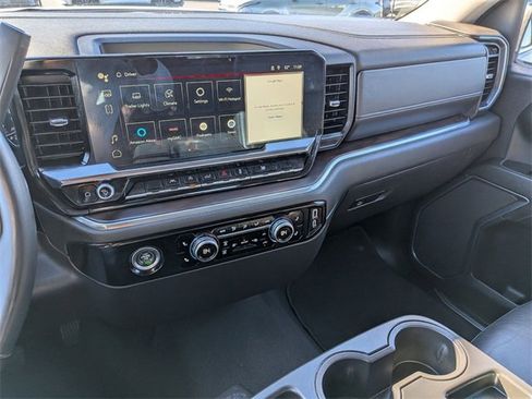 Used 2024 GMC Sierra 1500 SLT image 23