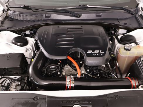 Used 2022 Dodge Charger SXT image 18