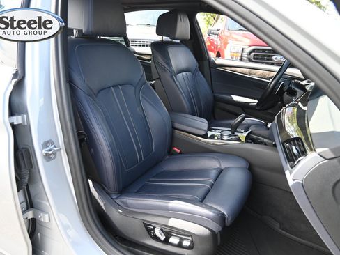 Used 2017 BMW 540i RWD image 25