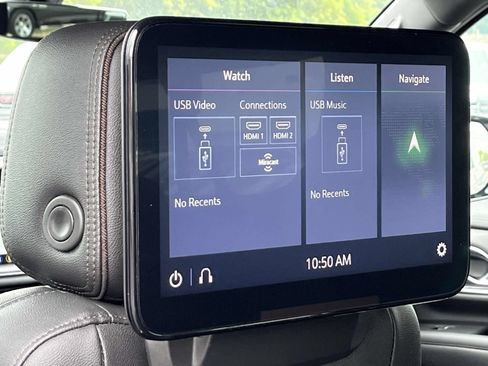 Used 2021 Chevrolet Suburban High Country AWD/4WD image 17