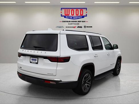 Used 2022 Jeep Wagoneer Series III AWD/4WD image 3