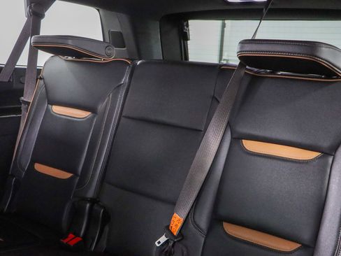 Used 2024 GMC Yukon XL AT4 w/ Technology Package image 29