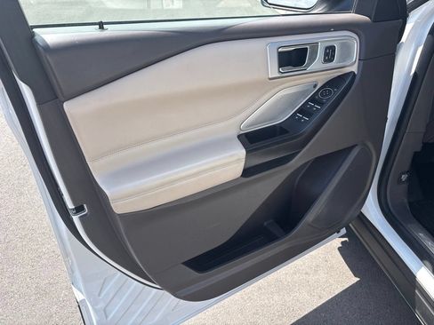 Used 2020 Ford Explorer Platinum w/ Premium Technology Package AWD/4WD image 5