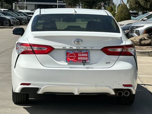 Used 2020 Toyota Camry SE FWD image 8