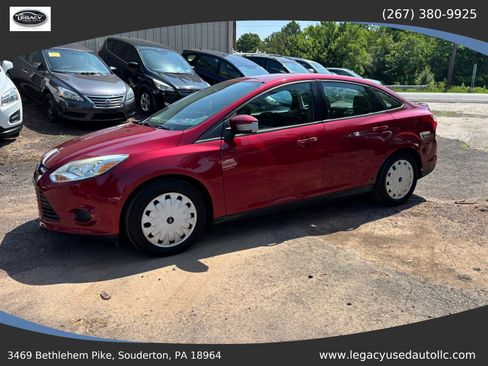 Used 2013 Ford Focus SE w/ SE Winter Pkg FWD image 3