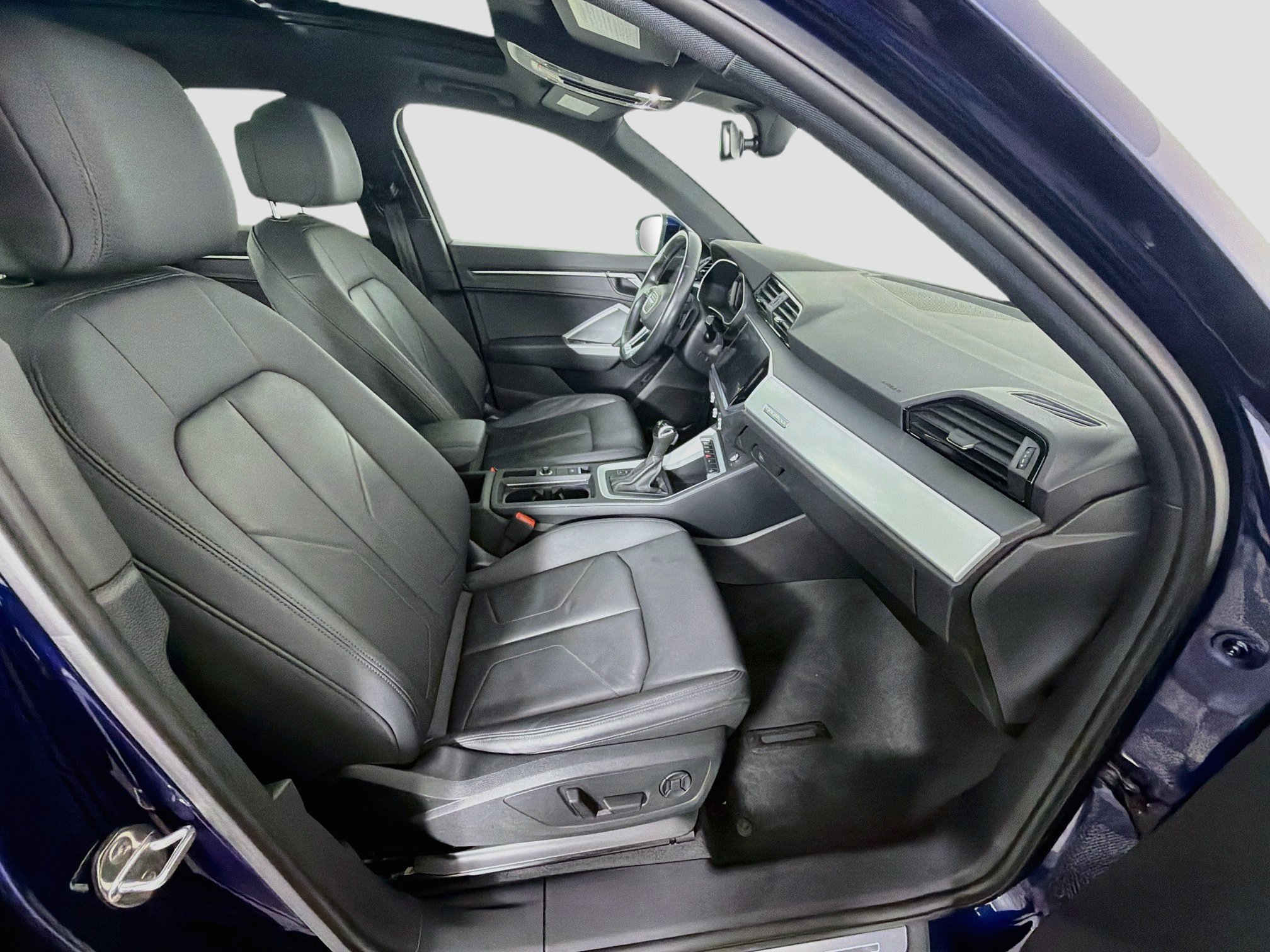 Used 2021 Audi Q3 2.0T Premium w/ Convenience Package AWD/4WD image 33