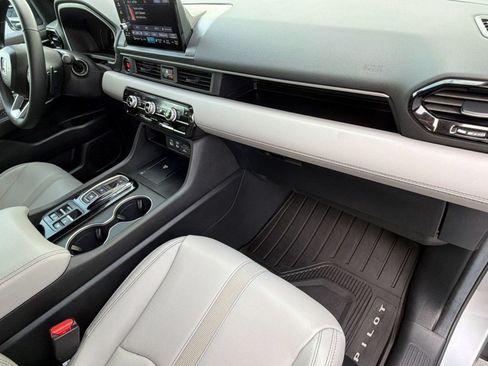 Used 2025 Honda Pilot Touring image 35