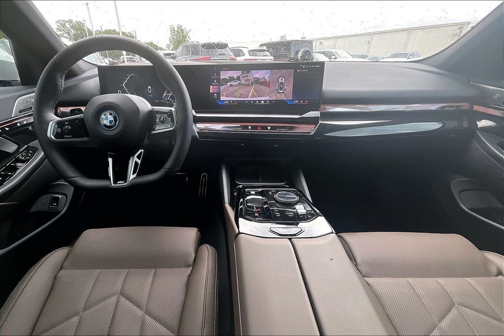 Used 2026 BMW 550e xDrive AWD/4WD image 6
