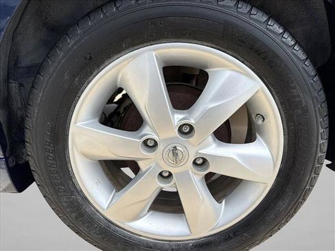 Used 2012 Nissan Versa Hatchback FWD image 18