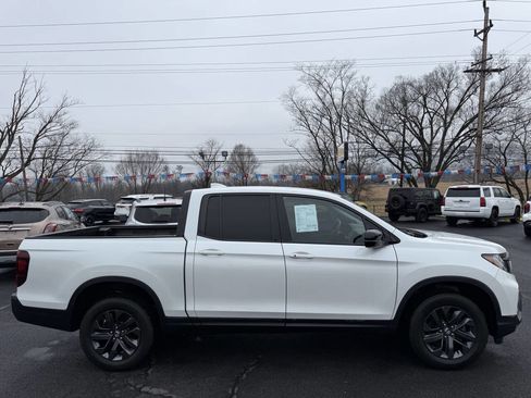Used 2022 Honda Ridgeline Sport image 5
