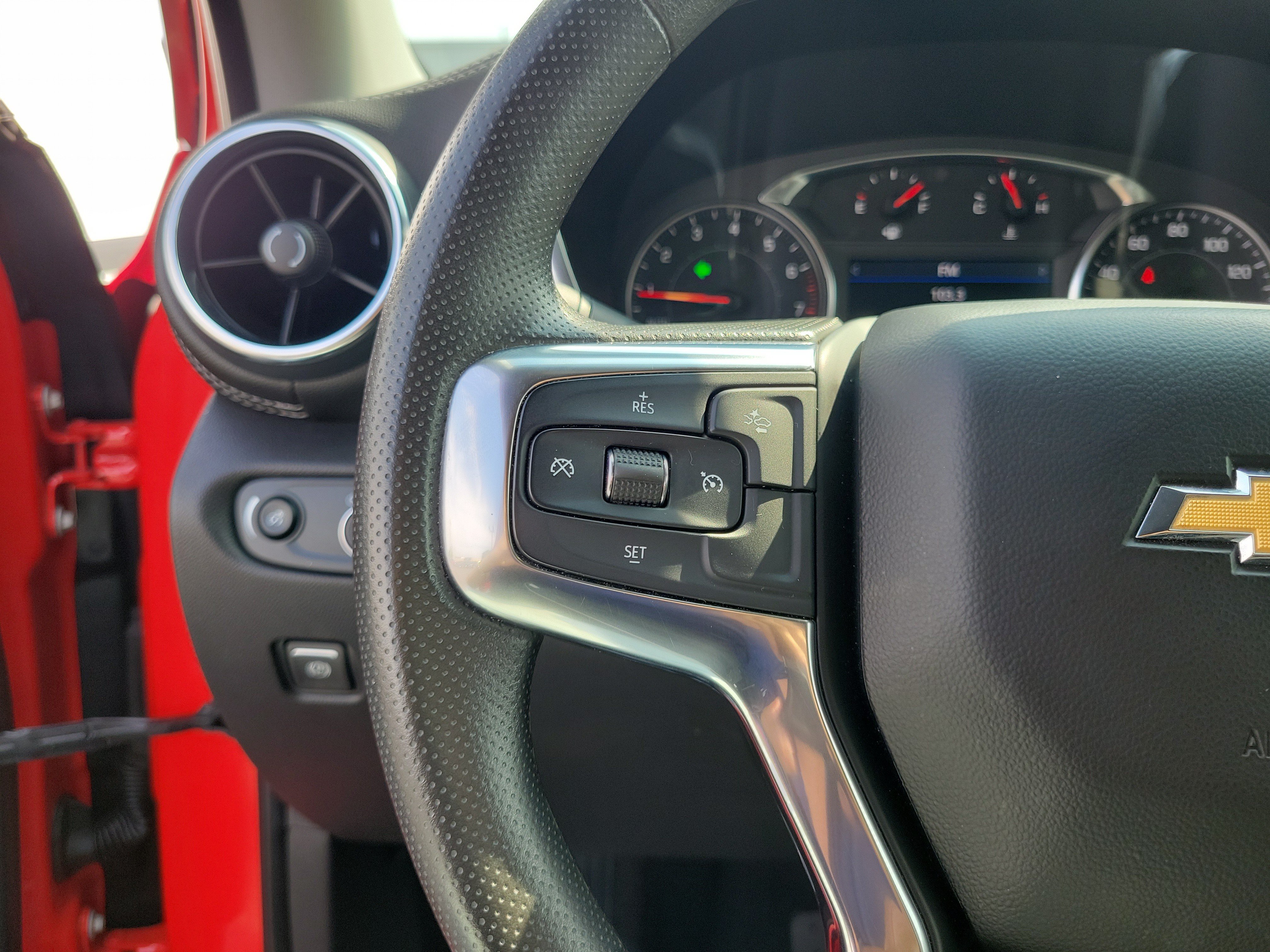 Used 2025 Chevrolet Blazer LT FWD image 22