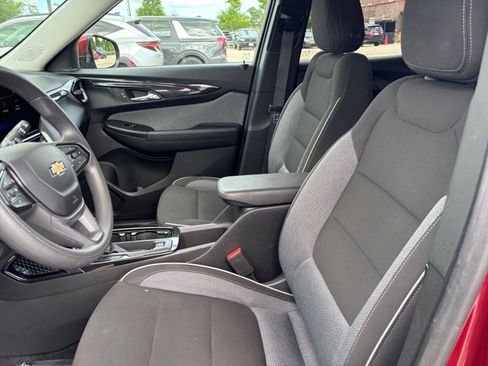 Used 2024 Chevrolet TrailBlazer LT w/ Driver Confidence Package AWD/4WD image 24