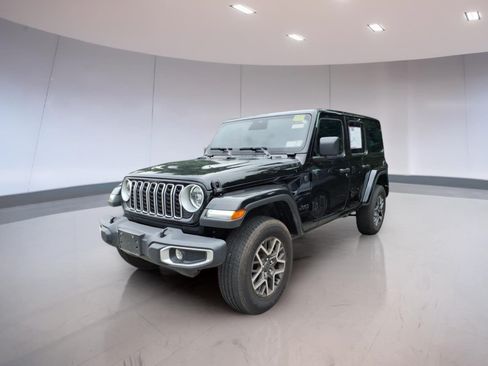 Used 2026 Jeep Wrangler Unlimited Sahara AWD/4WD image 2