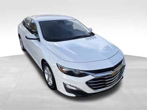 Used 2024 Chevrolet Malibu LT image 2