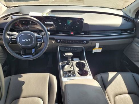 New 2026 Kia Carnival EX FWD image 7