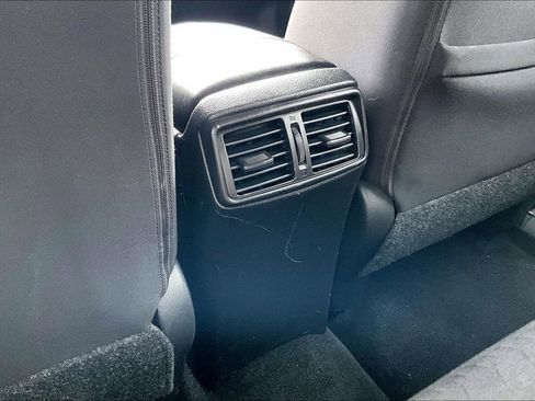Used 2019 Nissan Rogue Sport SV w/ Technology Package FWD image 33