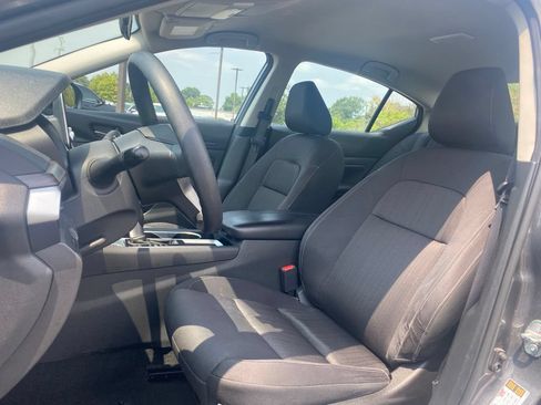 Used 2024 Nissan Altima 2.5 SV FWD image 10
