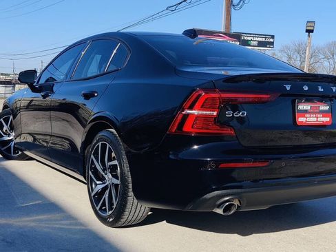 Used 2019 Volvo S60 T5 Momentum w/ Premium Package image 2