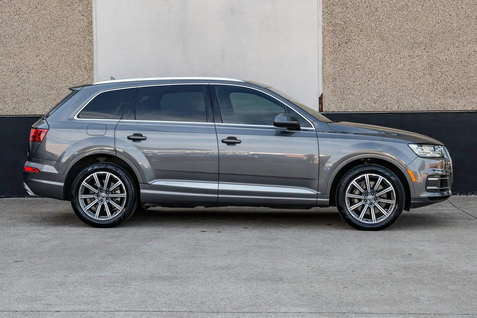 Used 2018 Audi Q7 3.0T Prestige w/ Prestige Package AWD/4WD image 7