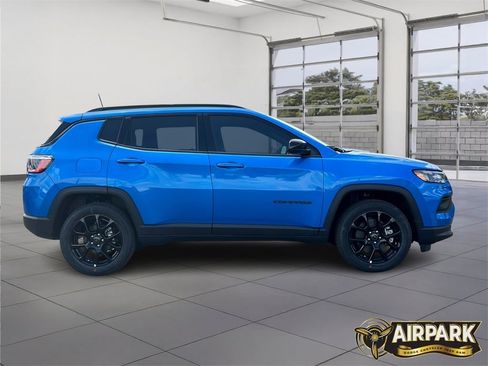 New 2025 Jeep Compass Latitude w/ Altitude Special Edition image 5
