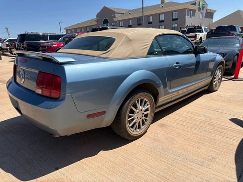 Used 2005 Ford Mustang Convertible RWD image 4