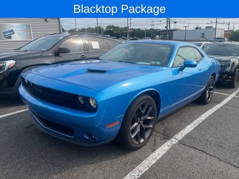 Used 2019 Dodge Challenger SXT w/ Blacktop Package RWD image 2