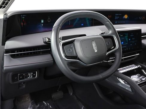 New 2026 Lincoln Nautilus Reserve AWD/4WD image 11