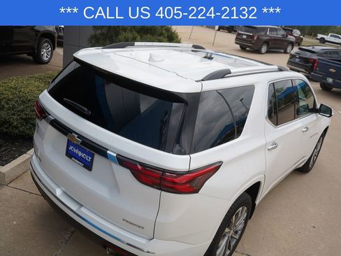 Used 2023 Chevrolet Traverse Premier FWD image 16