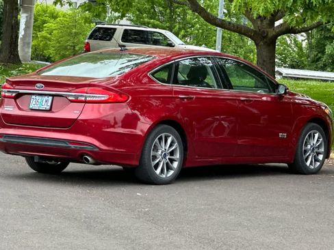 Used 2017 Ford Fusion Energi SE FWD image 2