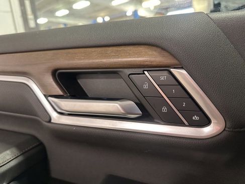 Used 2024 Chevrolet Silverado 3500 High Country w/ Technology Package image 10