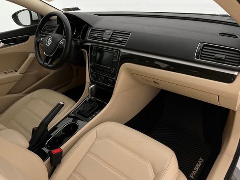Used 2019 Volkswagen Passat 2.0T SE R-Line FWD image 13
