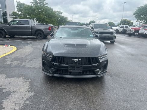 Used 2025 Ford Mustang GT w/ GT Performance Package RWD image 8