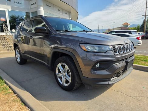 Used 2024 Jeep Compass Latitude AWD/4WD image 3