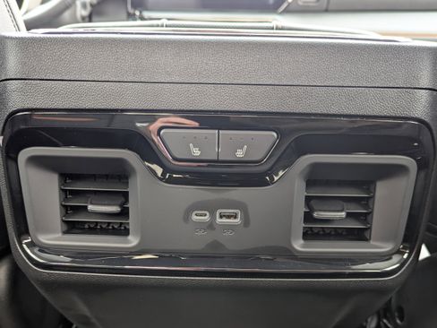 New 2026 GMC Sierra 2500 AT4 w/ AT4 Premium Plus Package image 9