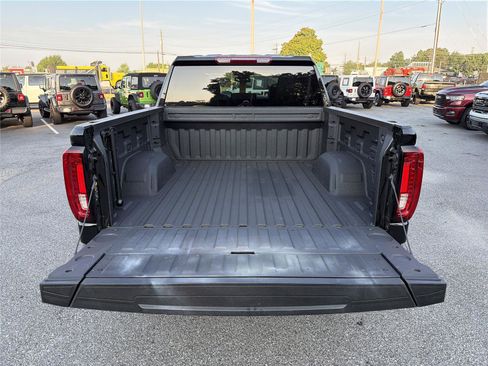Used 2025 GMC Sierra 1500 SLT AWD/4WD image 16