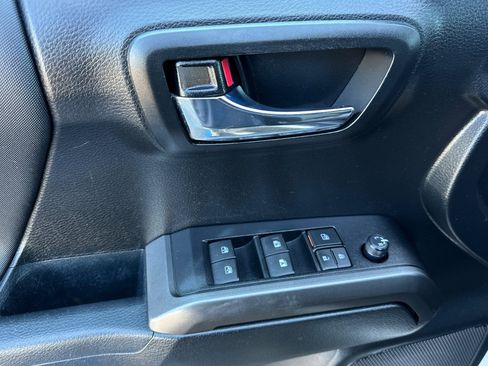 Used 2021 Toyota Tacoma TRD Off-Road w/ Technology Package image 11