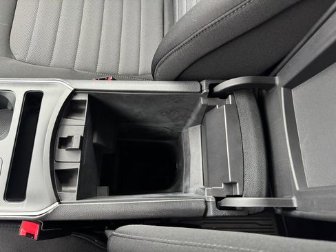 Used 2022 Ford Edge SE image 27