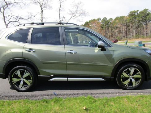 Used 2019 Subaru Forester Touring AWD/4WD image 5