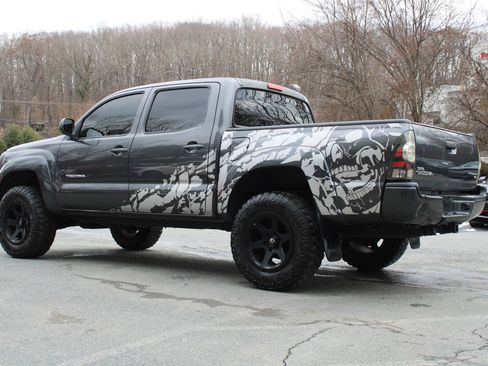 Used 2011 Toyota Tacoma PreRunner w/ TRD Sport Pkg w/JBL Audio image 4