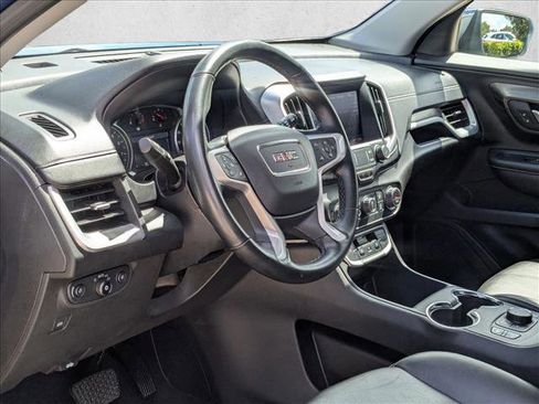 Used 2024 GMC Terrain SLT FWD image 2