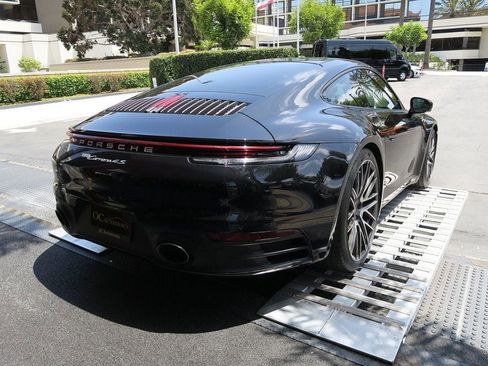 Used 2024 Porsche 911 Carrera 4S AWD/4WD image 9