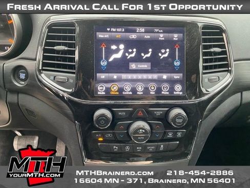 Used 2021 Jeep Grand Cherokee Laredo X AWD/4WD image 12