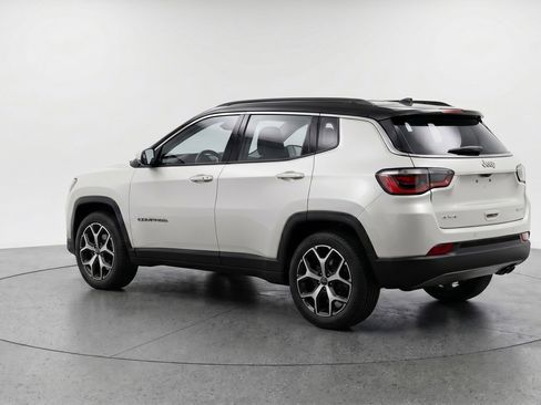Used 2025 Jeep Compass Limited AWD/4WD image 6