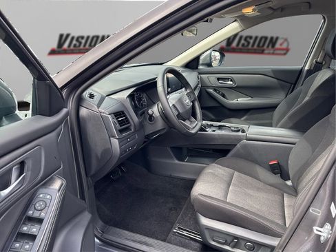Used 2025 Nissan Rogue SV AWD/4WD image 9