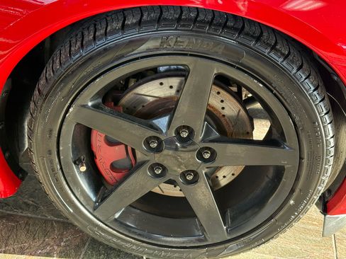 Used 2006 Chevrolet Corvette Coupe w/ Preferred Equipment Group image 21