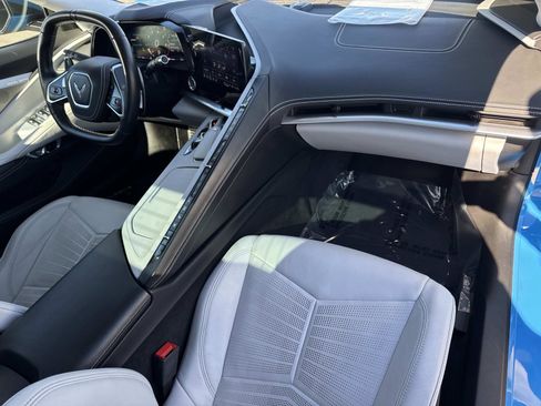 Used 2021 Chevrolet Corvette 2dr Stingray Conv w/ Z51 Performance Package image 28