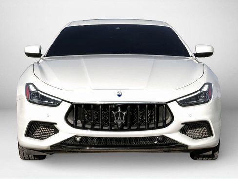 Used 2023 Maserati Ghibli Modena image 3