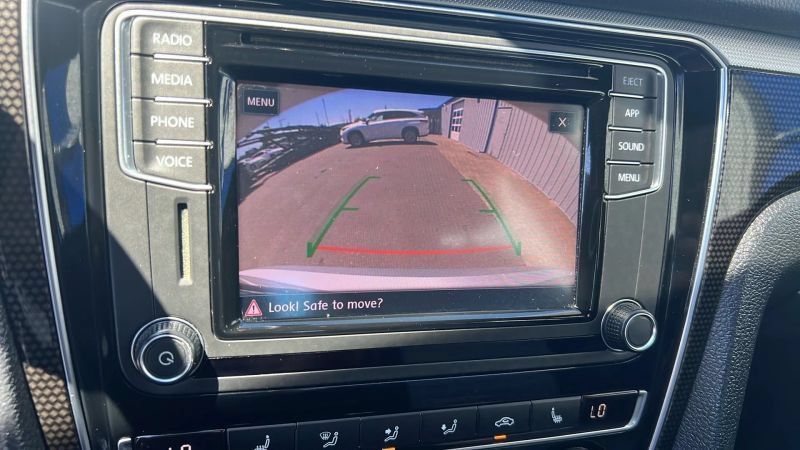 Used 2018 Volkswagen Passat 3.6 FWD image 26